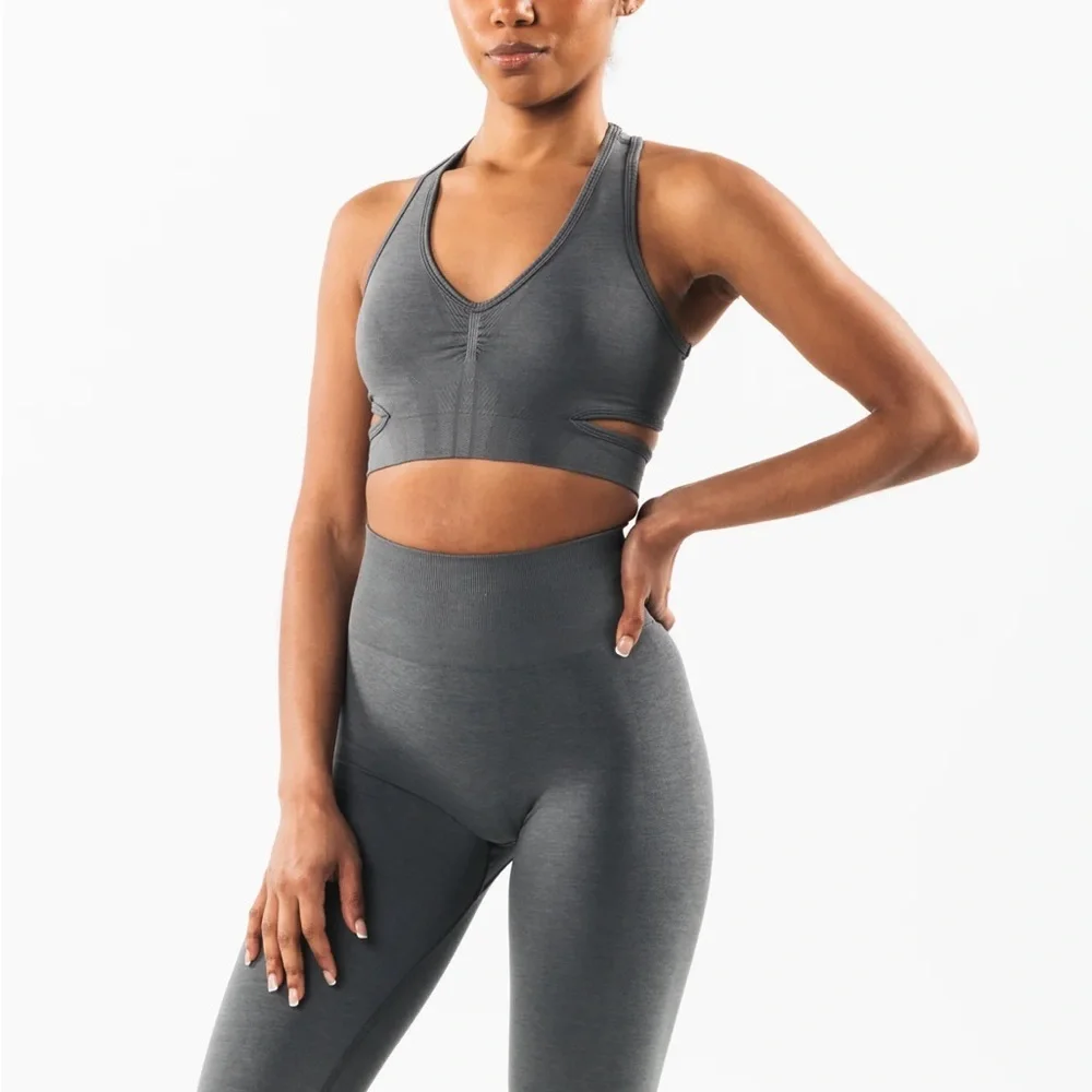 ALPHALETE Seamless V Neck Wrap Around Sports Bra Size 2XL Grey